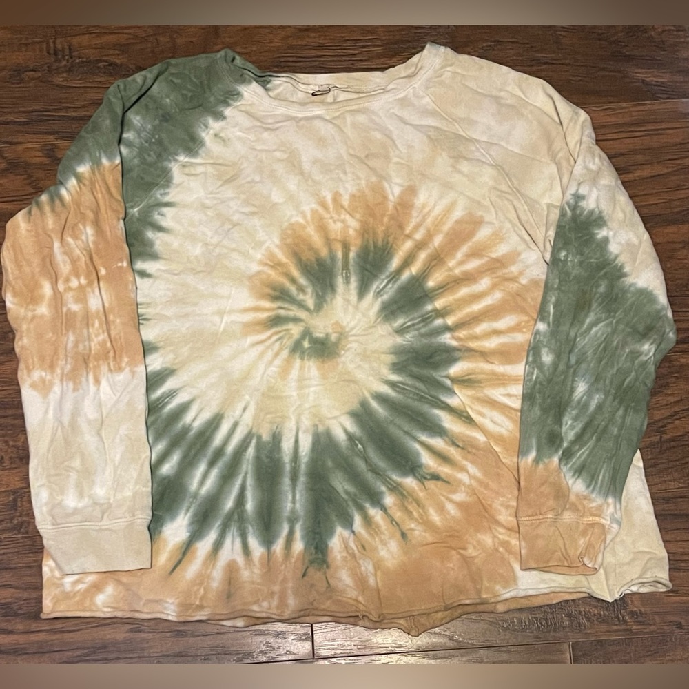 Easel tie dye sweatshirt